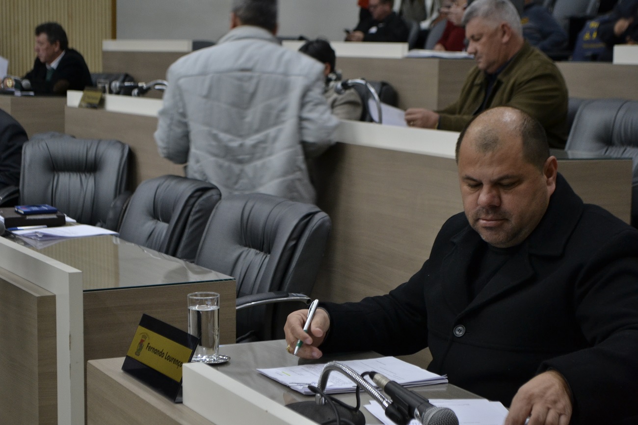 14/08/2019 - Fernando Lourenço requisita reparos ligados ao saneamento básico no bairro Canudos