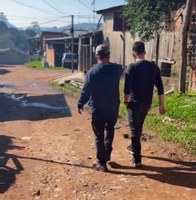 14/08/2025 - Vereador Eliton Ávila ouve demandas de moradores no bairro Diehl