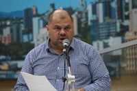 15/06/2020 - Vereador Fernando Lourenço solicita retirada de toco de árvore na rua Oslo