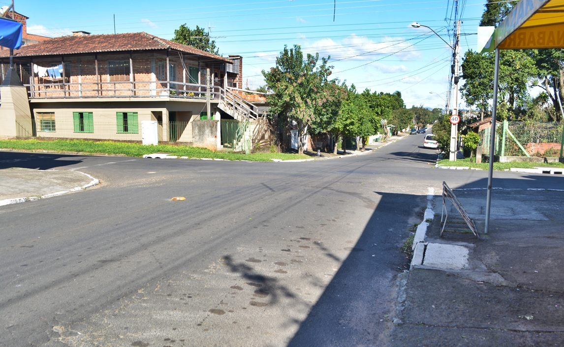 15/07/2019 - Nor Boeno requer estudo de viabilidade de instalação de redutor de velocidade em cruzamento no bairro Canudos