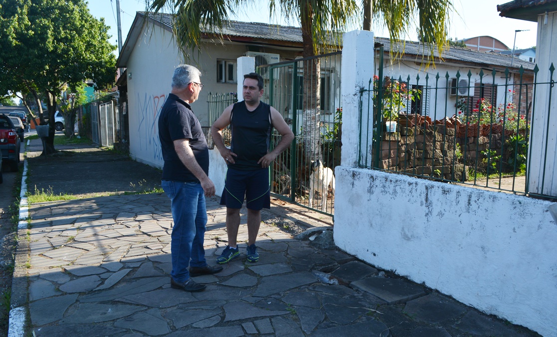 15/10/2019 - Vereador Nor Boeno requer conserto em passeio público no bairro Canudos