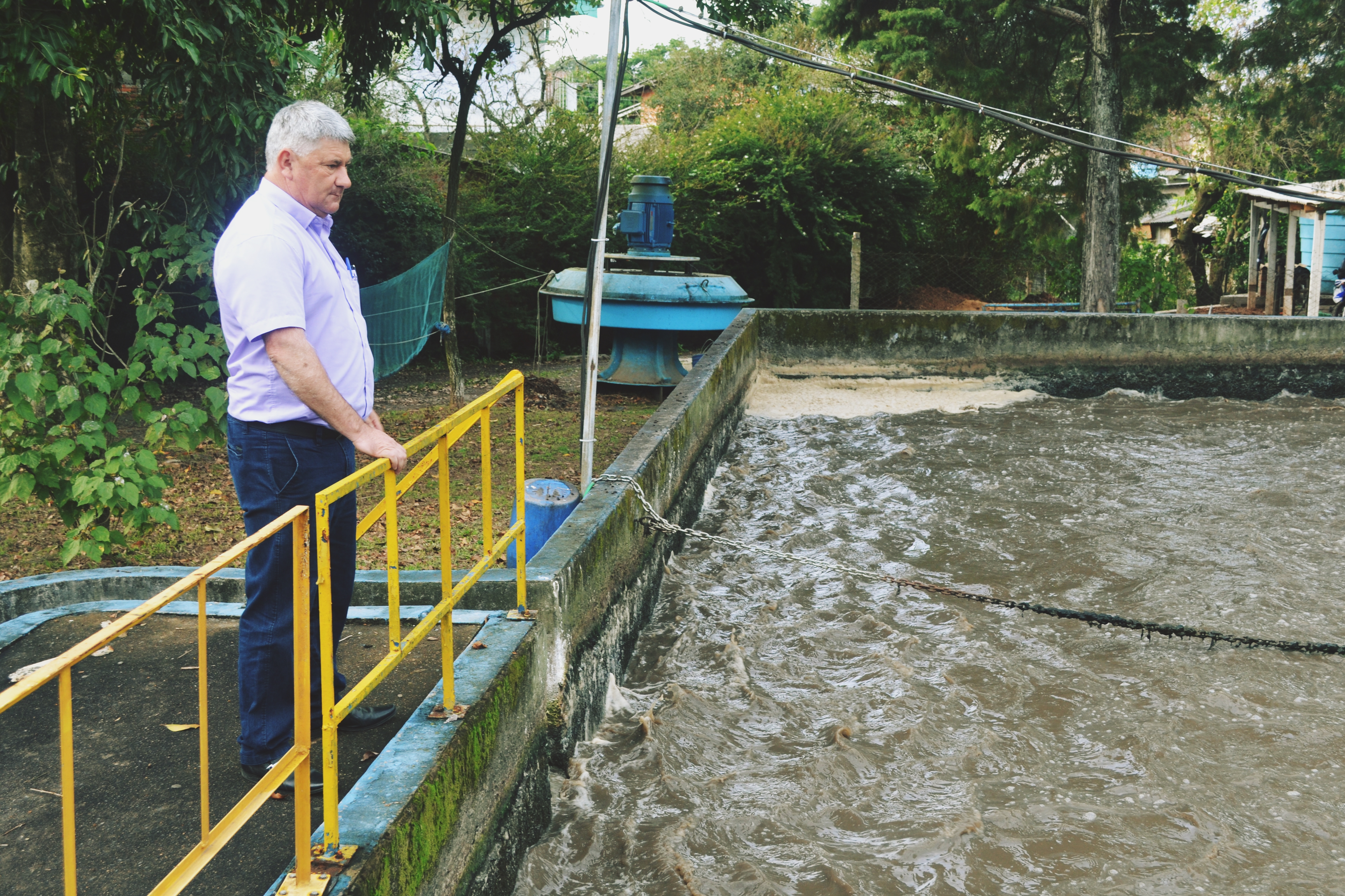 16/05/2017 – Gabinete: Vereador Nor Boeno acompanha o processo de tratamento de esgoto com macrófitas