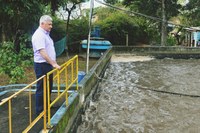 16/05/2017 – Gabinete: Vereador Nor Boeno acompanha o processo de tratamento de esgoto com macrófitas