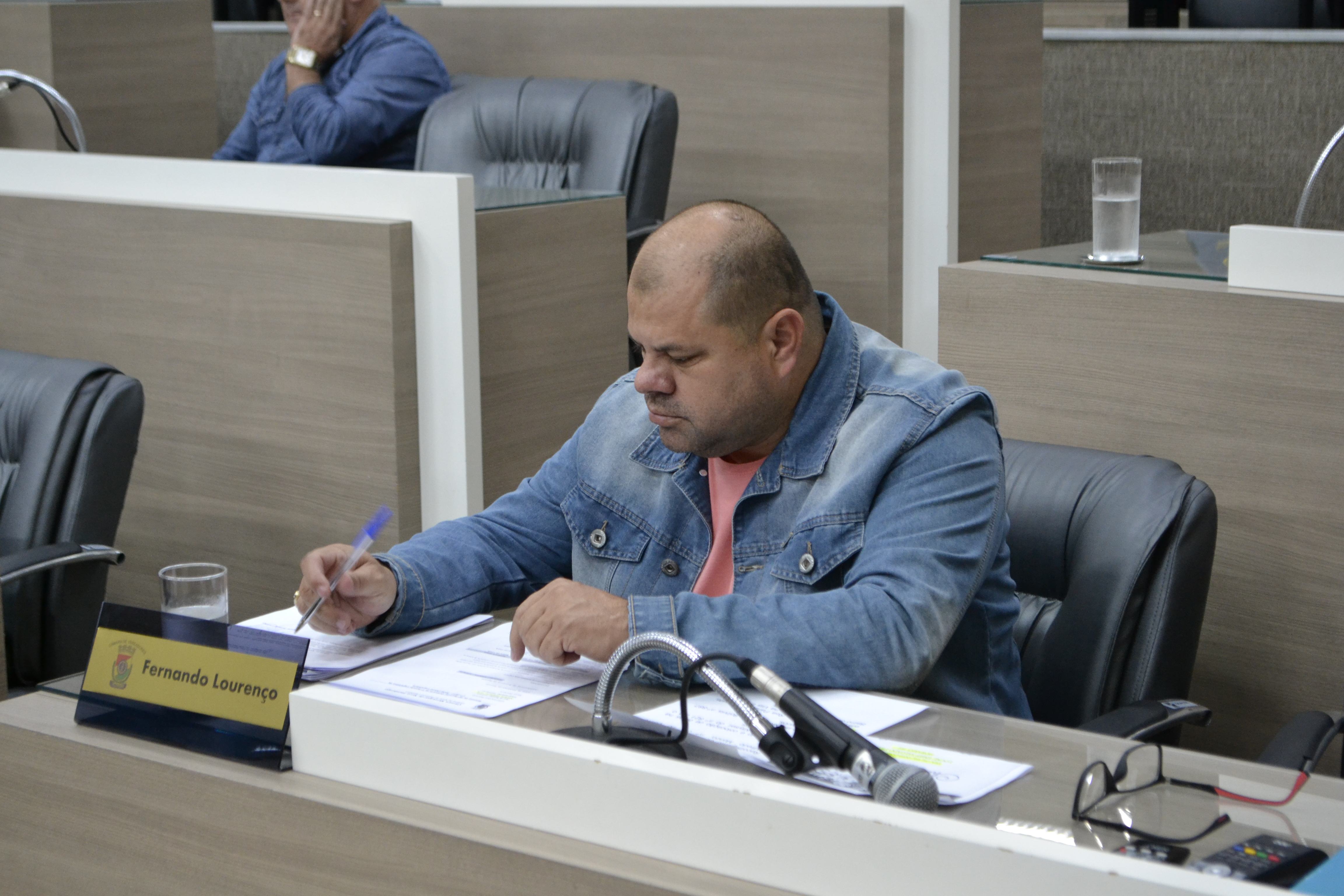 16/05/2019 - Fernando Lourenço demanda troca de lâmpada na rua Joaçaba