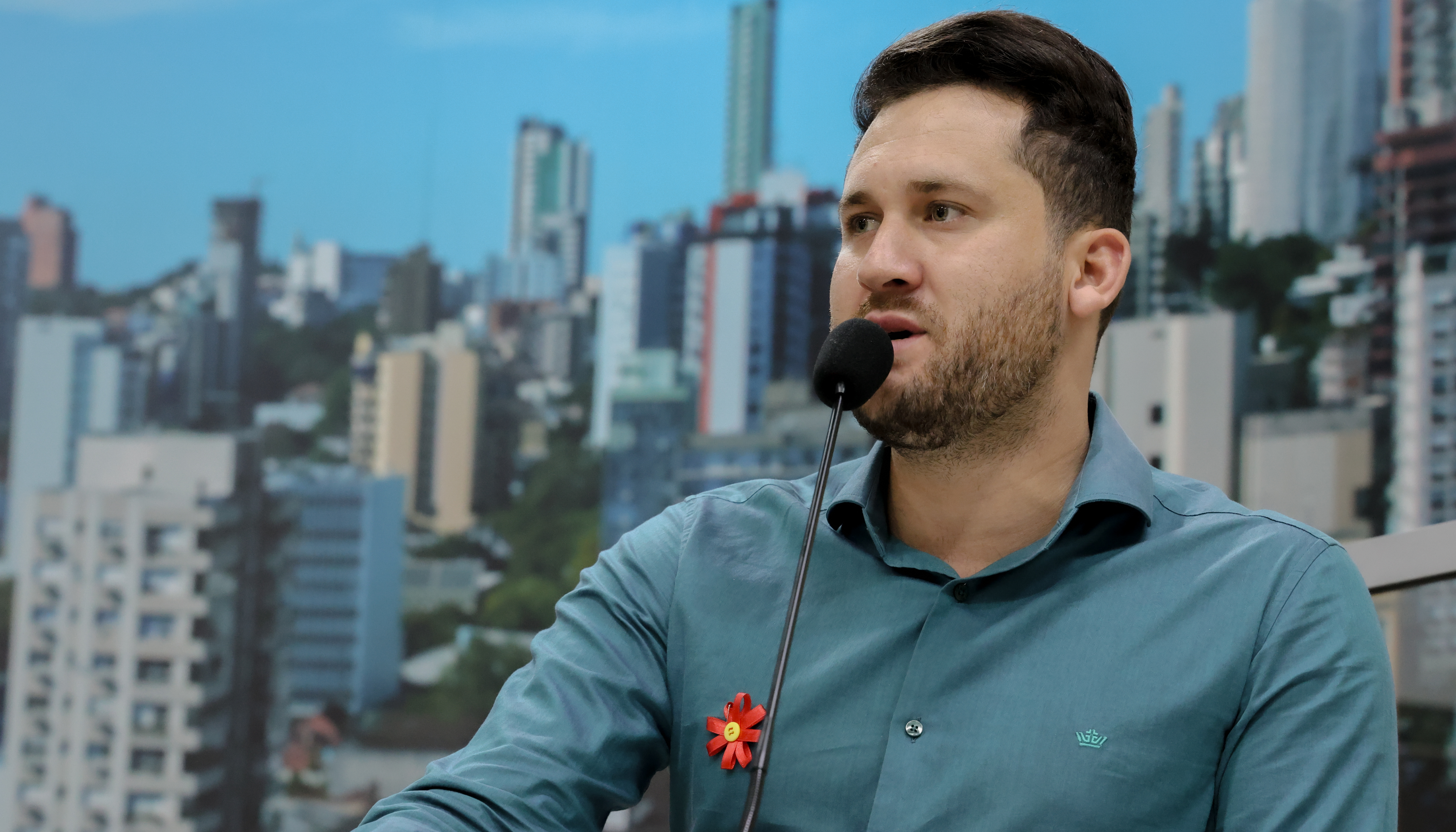 16/05/2025 - Vereador Eliton Ávila fiscaliza USF Redentora