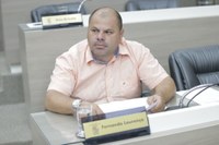 16/07/2019 - Fernando Lourenço solicita troca de lâmpadas na rua Ângelo Provenzano