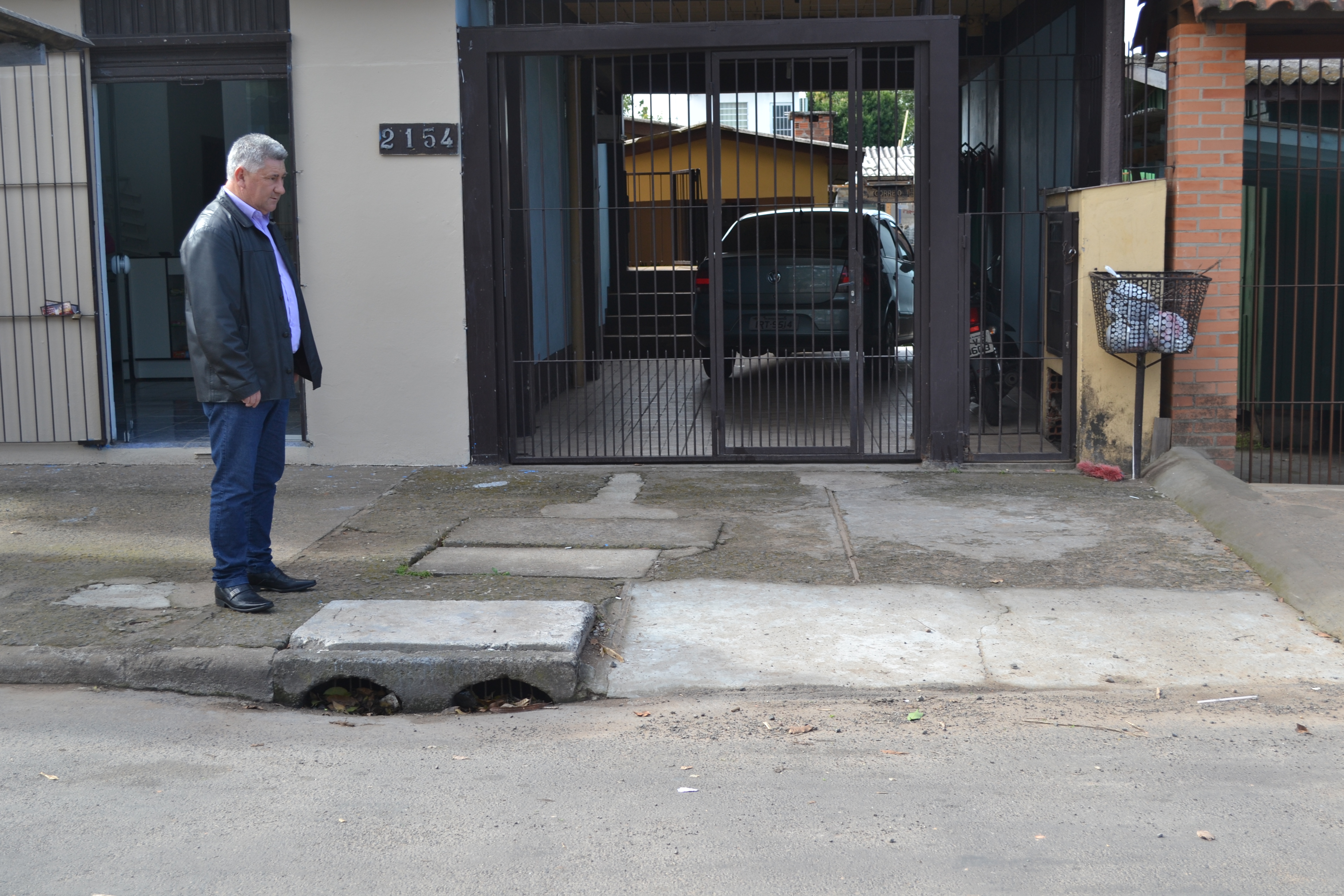 16/08/2017 -  Gabinete: Nor Boeno encaminha duas demandas da Rua Sílvio Gilberto Christmann