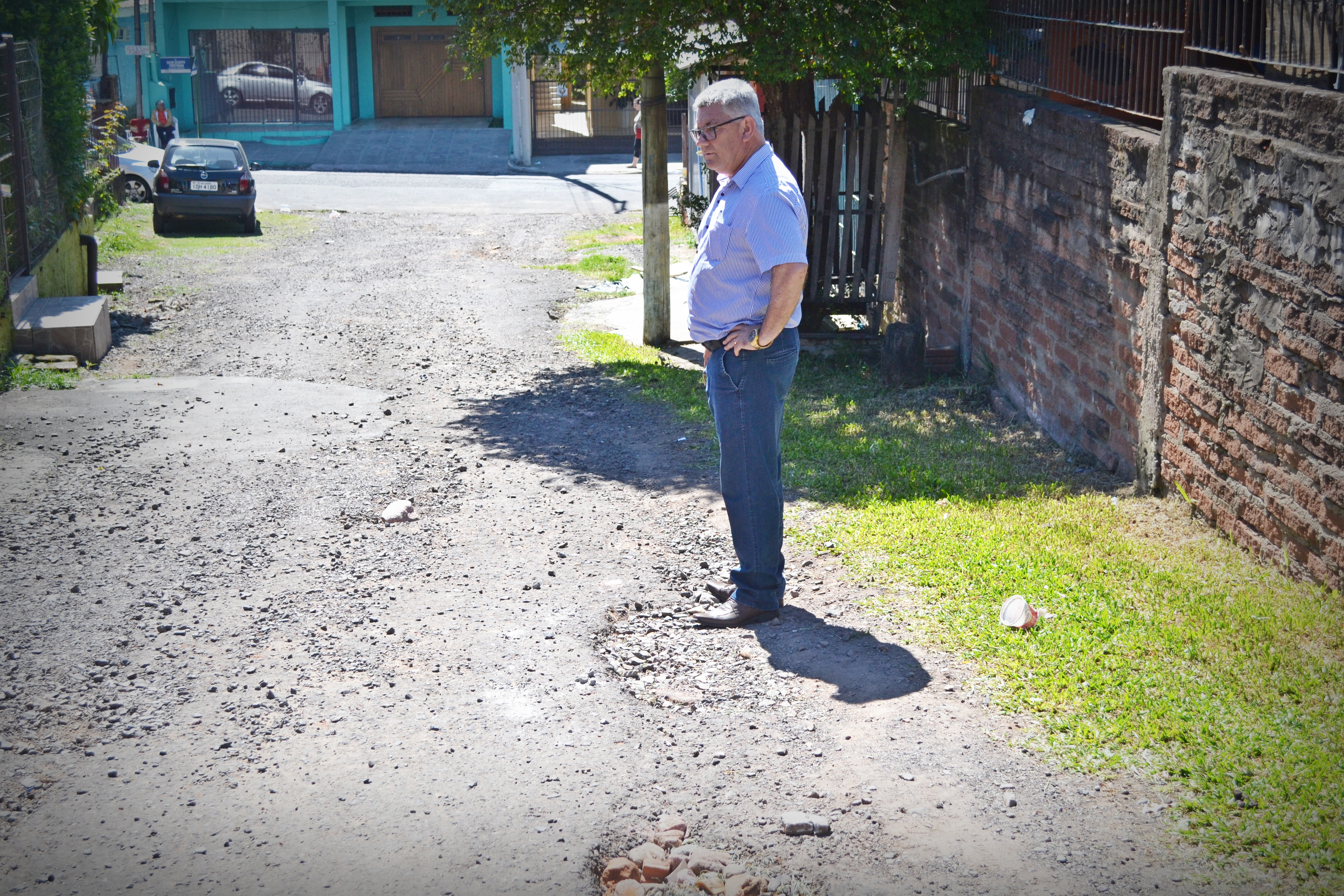 16/11/2017 - Gabinete: Vereador Nor Boeno recebe três demandas referentes a largo em Canudos