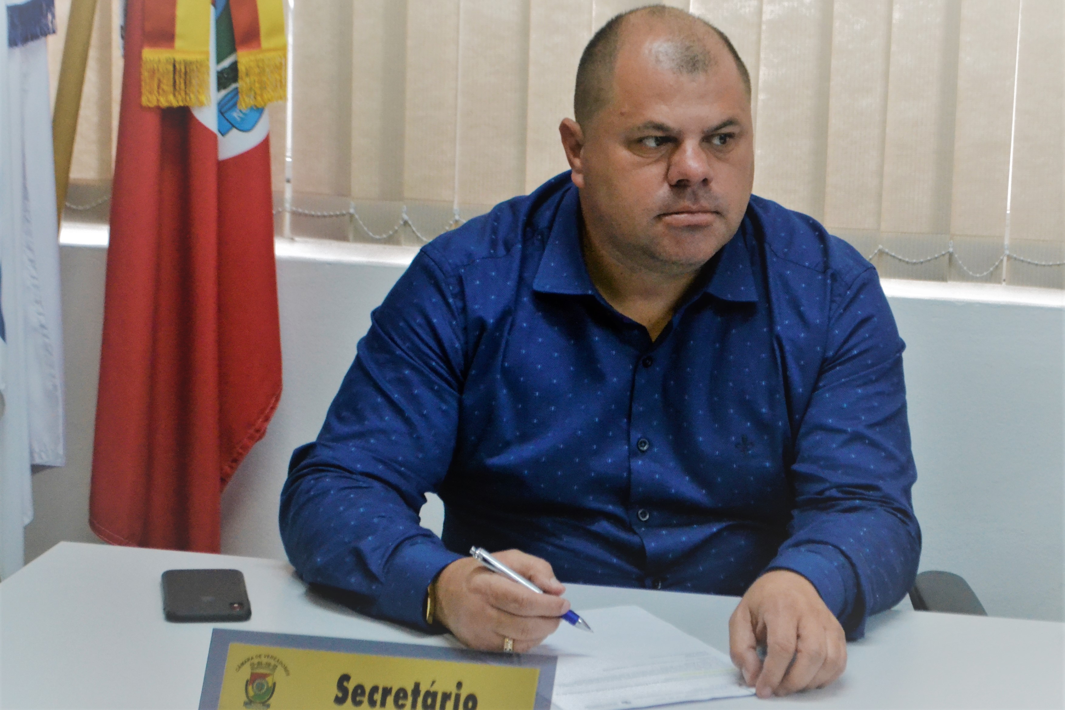 17/10/2019 - Fernando Lourenço demanda conserto de infiltração na rua Madre Regina
