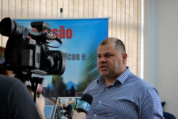 17/10/2019 - Vereador Fernando Lourenço solicita hidrojateamento em boca de lobo na rua Florença