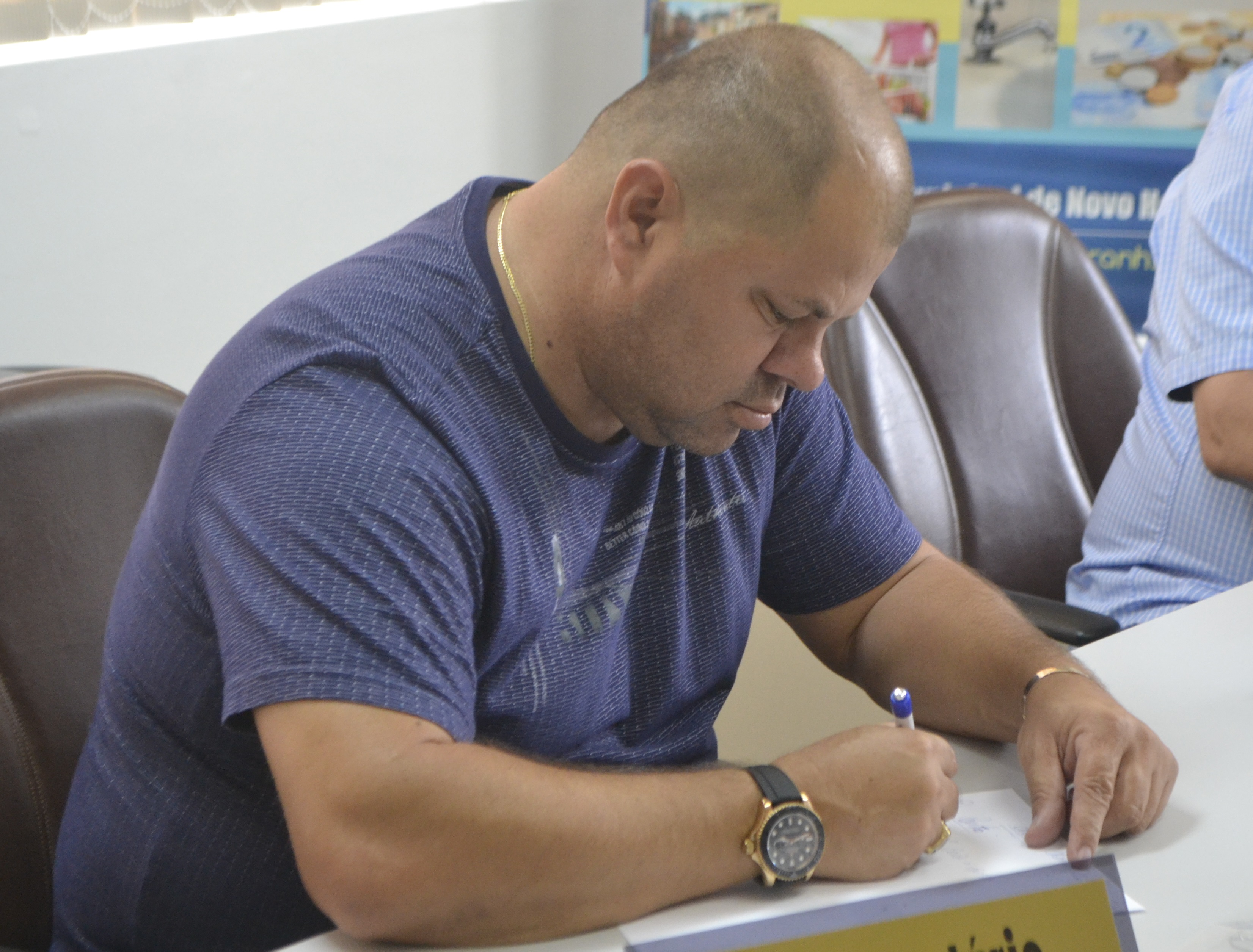 18/03/2019 - Fernando Lourenço requisita operação tapa-buracos nas ruas Chapecó e Engenheiro Jorge Schury