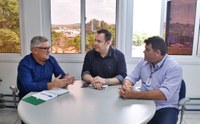 18/03/2020 - Vereador Nor Boeno reúne-se com diretor-geral da Comusa para encaminhar demandas da comunidade