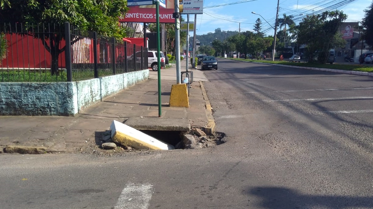 18/06/2019 - Nor Boeno solicita conserto de boca de lobo na rua General Vargas