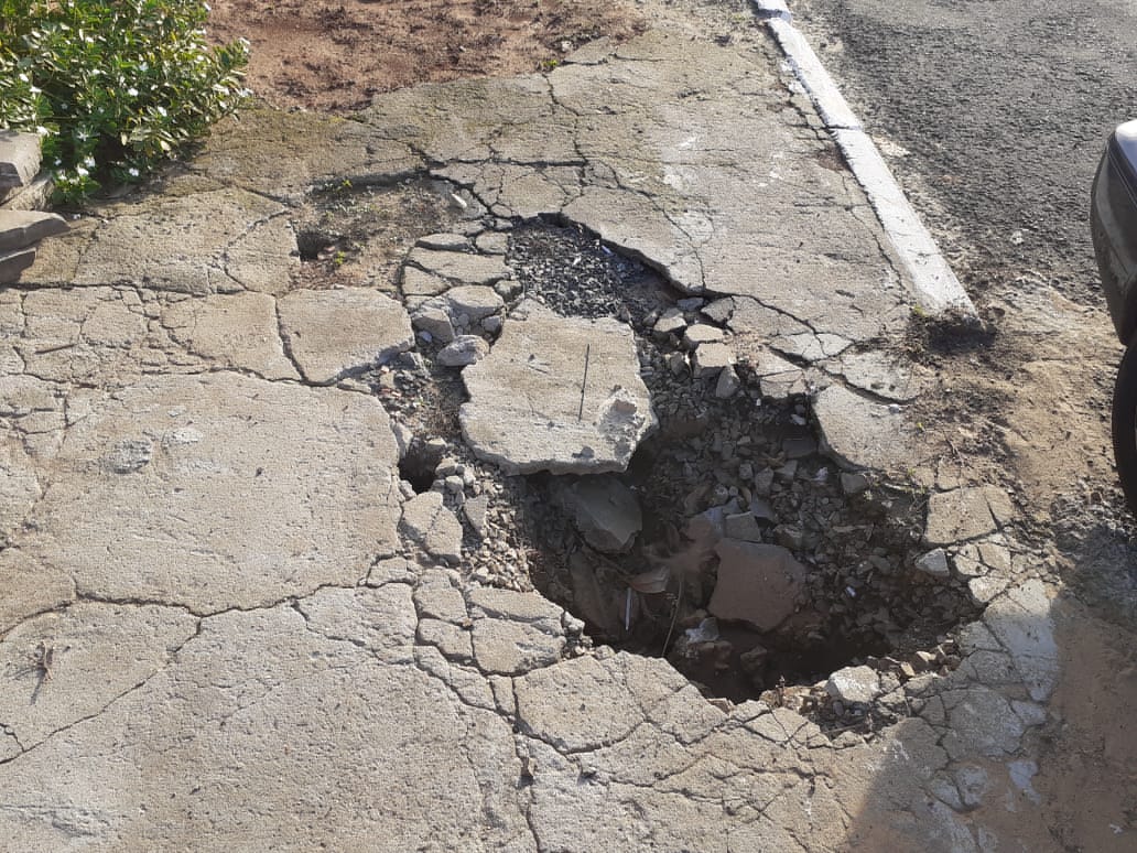 18/06/2020 - Fernando Lourenço solicita conserto de infiltração na rua Ingo Lampert