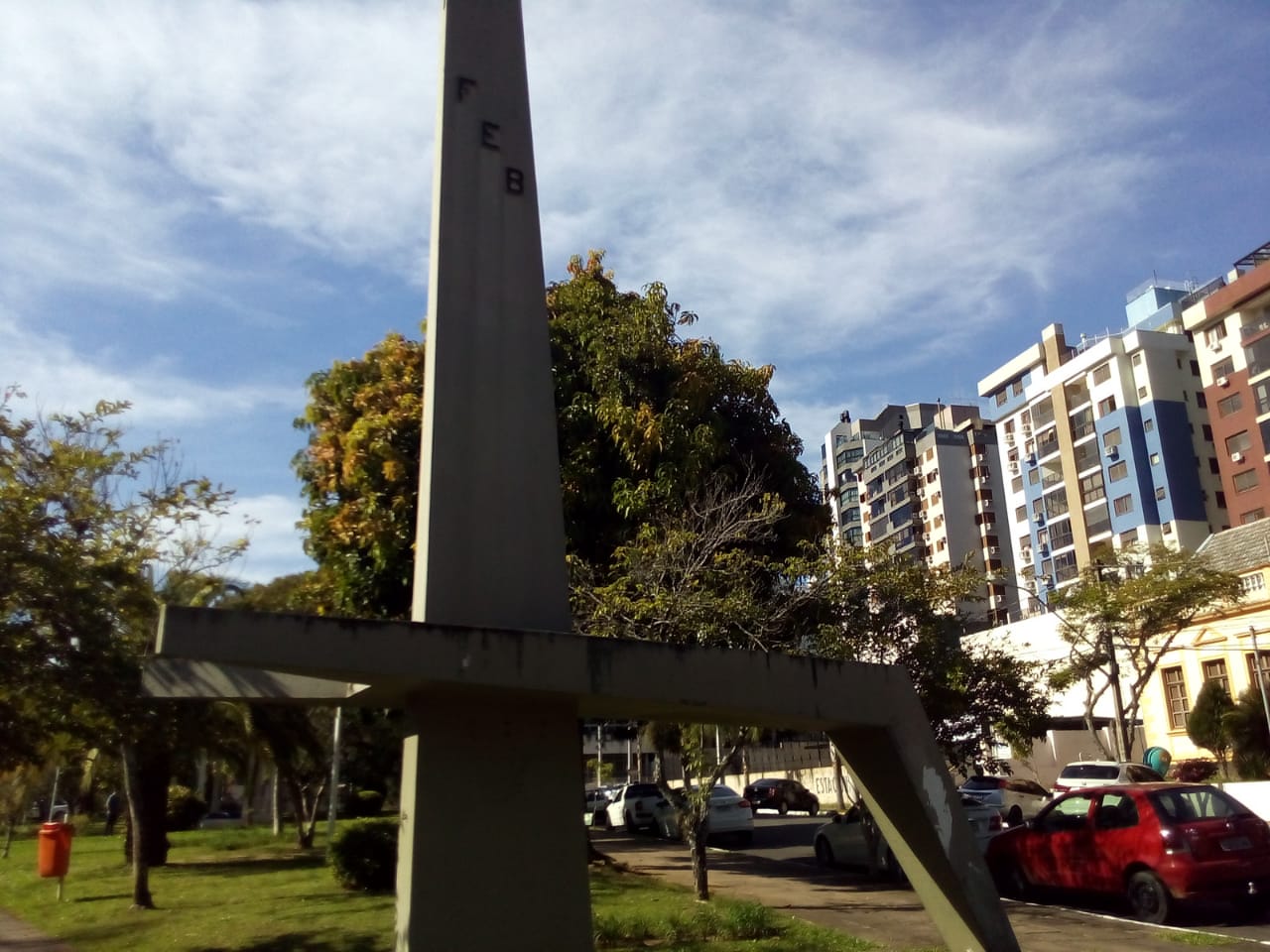 18/06/2020 - Raul Cassel pede identificação de monumento na Praça da Bandeira