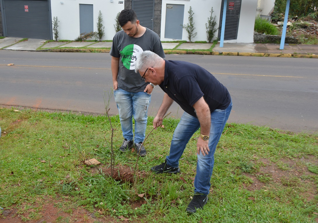 18/10/2019 - Vereador Nor Boeno requer conserto de infiltração no bairro Primavera
