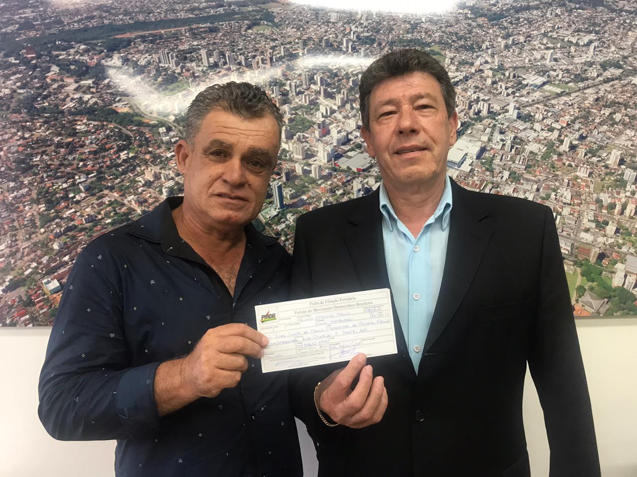 18/11/2019 - Vereador Serjão recebe em seu gabinete locutor que retornou ao MDB