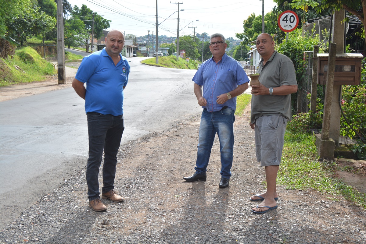 18/12/2019 - Vereador Nor Boeno repassa demandas da comunidade do bairro Rincão ao diretor de Transportes