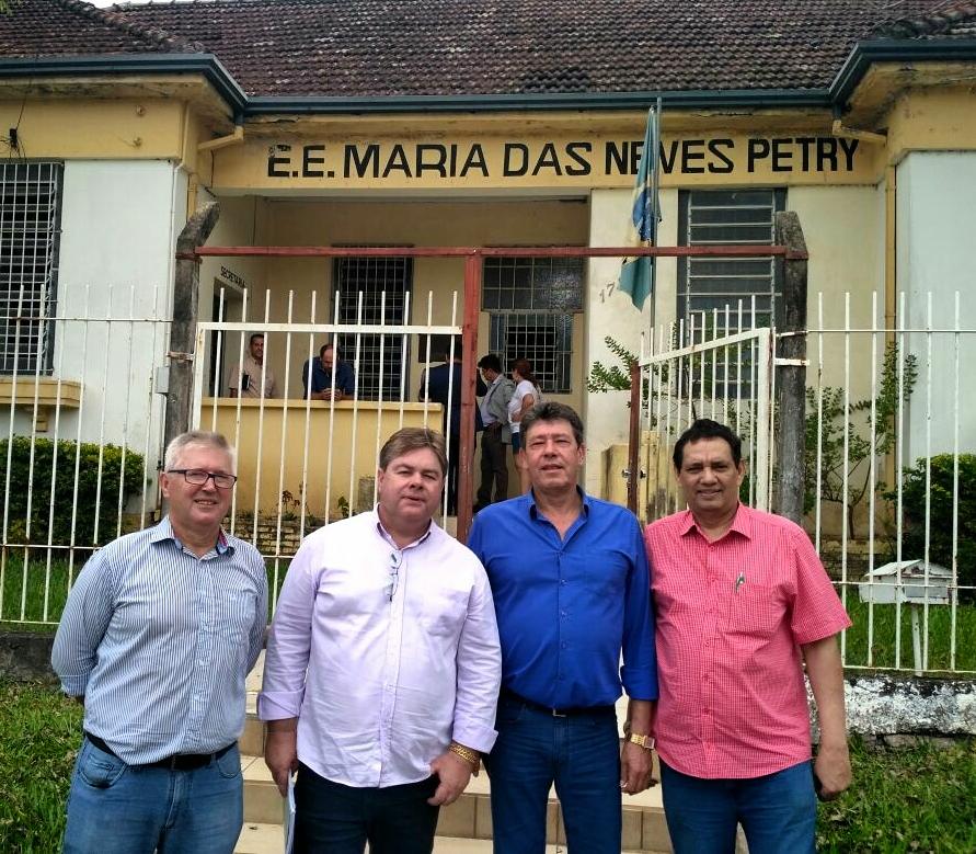 19/02/2018 - Vereador Serjão participa de formalização de início de obras em duas escolas estaduais