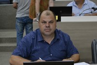 19/02/2020 - Fernando Lourenço demanda conserto de tampa de boca de lobo na rua Guilherme Growermann