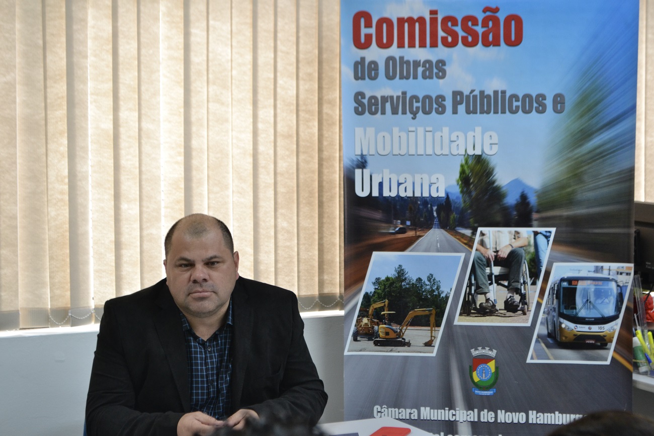 19/03/2020 - Vereador Fernando Lourenço requisita recolhimento de resíduos no bairro Canudos