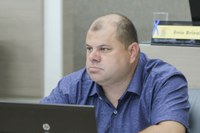 19/05/2020 - Vereador Fernando Lourenço solicita serviços de limpeza na rua Octávio Oscar Bender