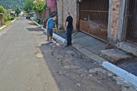 20/03/2020 - Vereador Nor Boeno recebe demanda de morador no bairro São José
