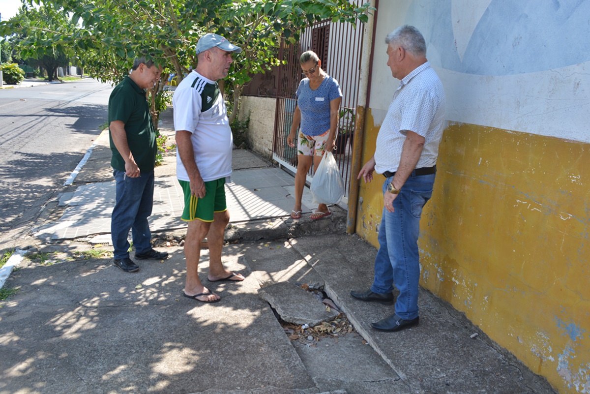 20/03/2020 - Vereador Nor Boeno requer recomposição de passeio público no bairro Canudos