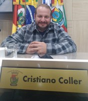 20/08/2019 - Cristiano Coller solicita troca de tampas quebradas de bocas de lobo no Industrial
