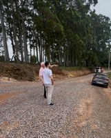 20/10/2025 - Eliton Ávila verifica melhorias nas estradas de Lomba Grande