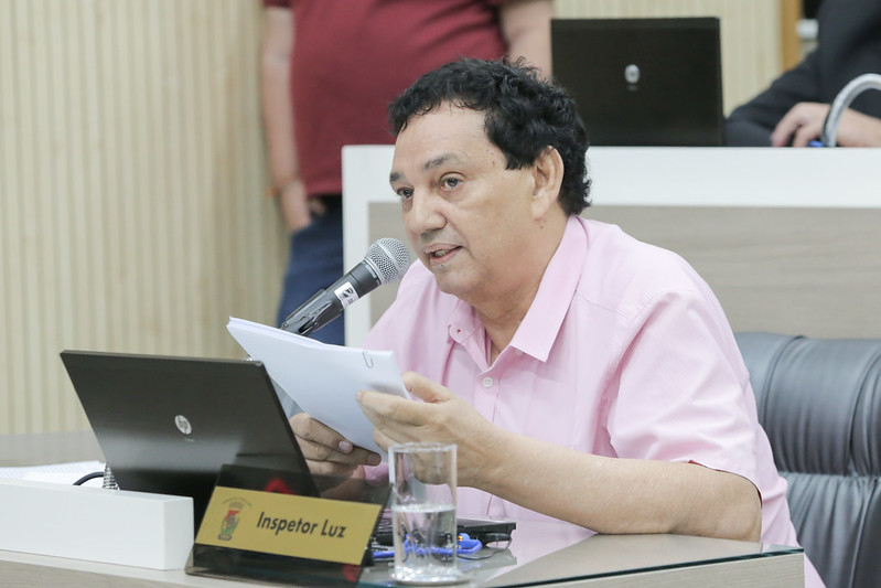 21/02/2020 - Vereador Inspetor Luz solicita remoção de galhos e lixos no cruzamento das ruas ruas Viçosa e Aracati