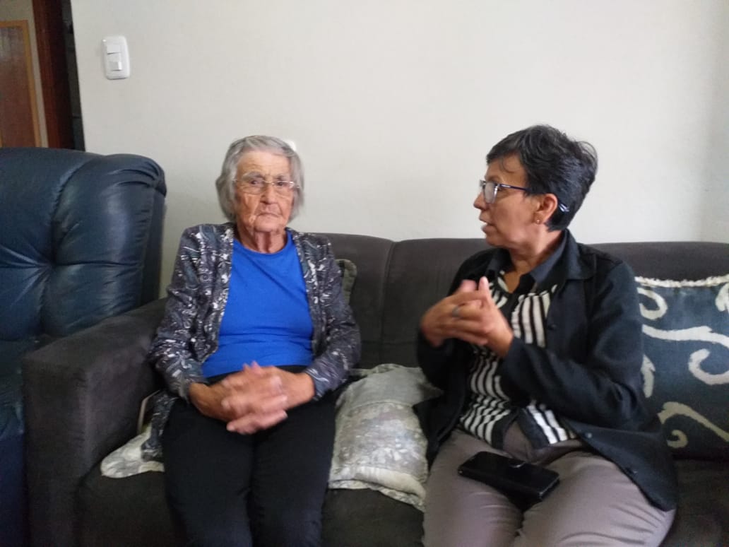 21/03/2019 - Tita entrega convite do Mulher Cidadã 2019 para Vali Zang Rossi