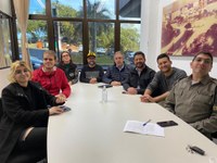 21/09/2022 - Vereador Raizer media reunião entre Colégio 25 de Julho e Secretaria Municipal de Segurança