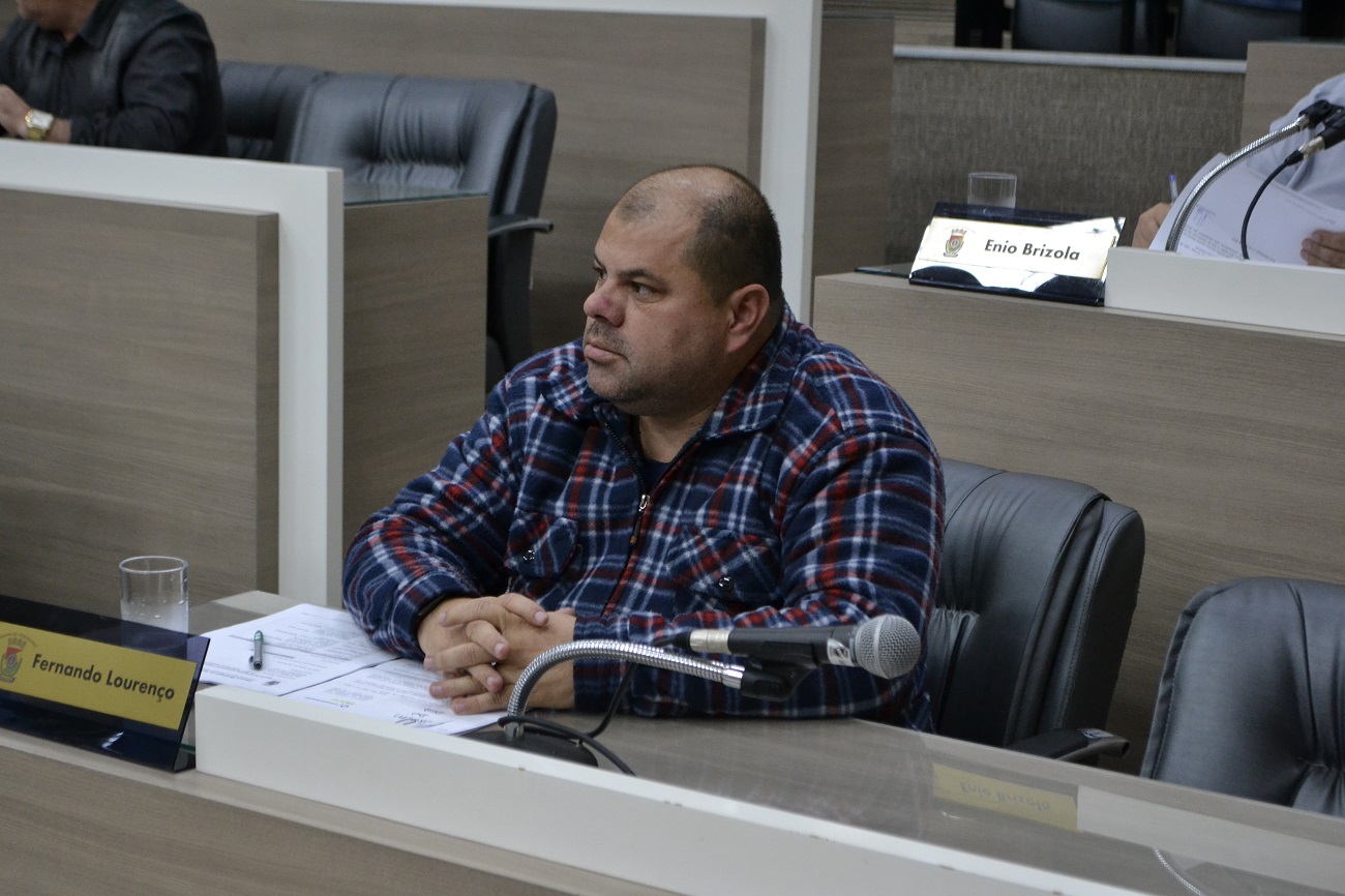 21/11/2019 - Fernando Lourenço solicitou conserto de infiltração no bairro Canudos