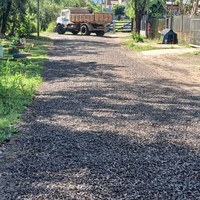 22/09/2025 - Britagem e limpeza na rua Almerindo José Pinheiro são feitas após pedido de Daia Hanich 