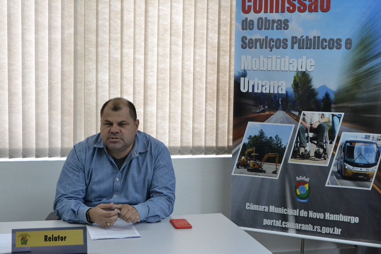 22/10/2019 - Fernando Lourenço solicita recolhimento de galhos na rua Manoel do Nascimento Vargas Netto