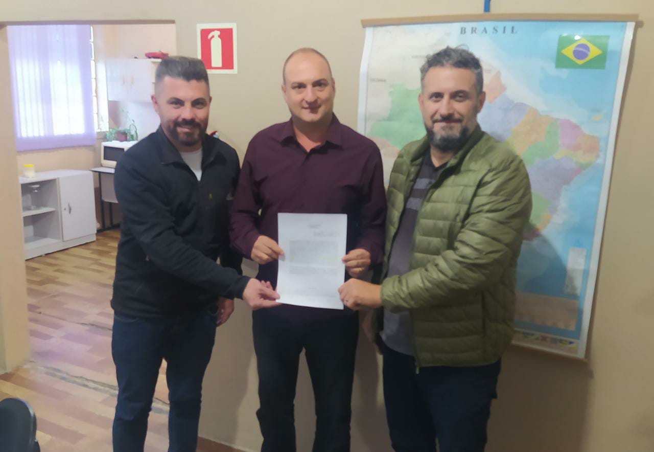 23/05/2022 - Gustavo Finck conquista R$ 50 mil em emenda parlamentar para escola no Kephas 