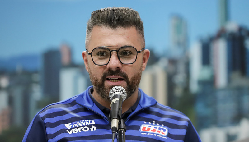 23/05/2022 -  Vereador Gustavo Finck conquista emenda de R$ 250 mil com deputado Covatti Filho 