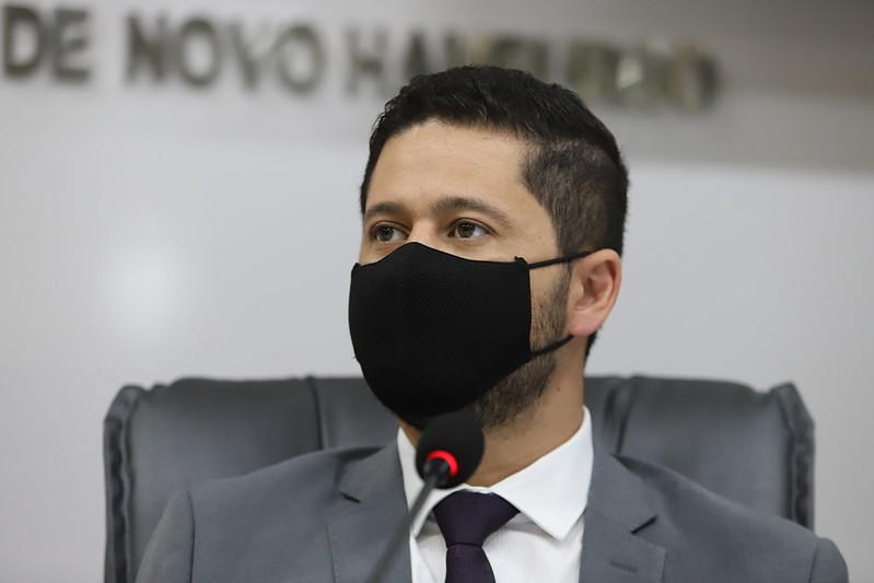 24/03/2021 - Presidente Raizer protocola votos de congratulações à Marli Michel, funcionária da COMUR