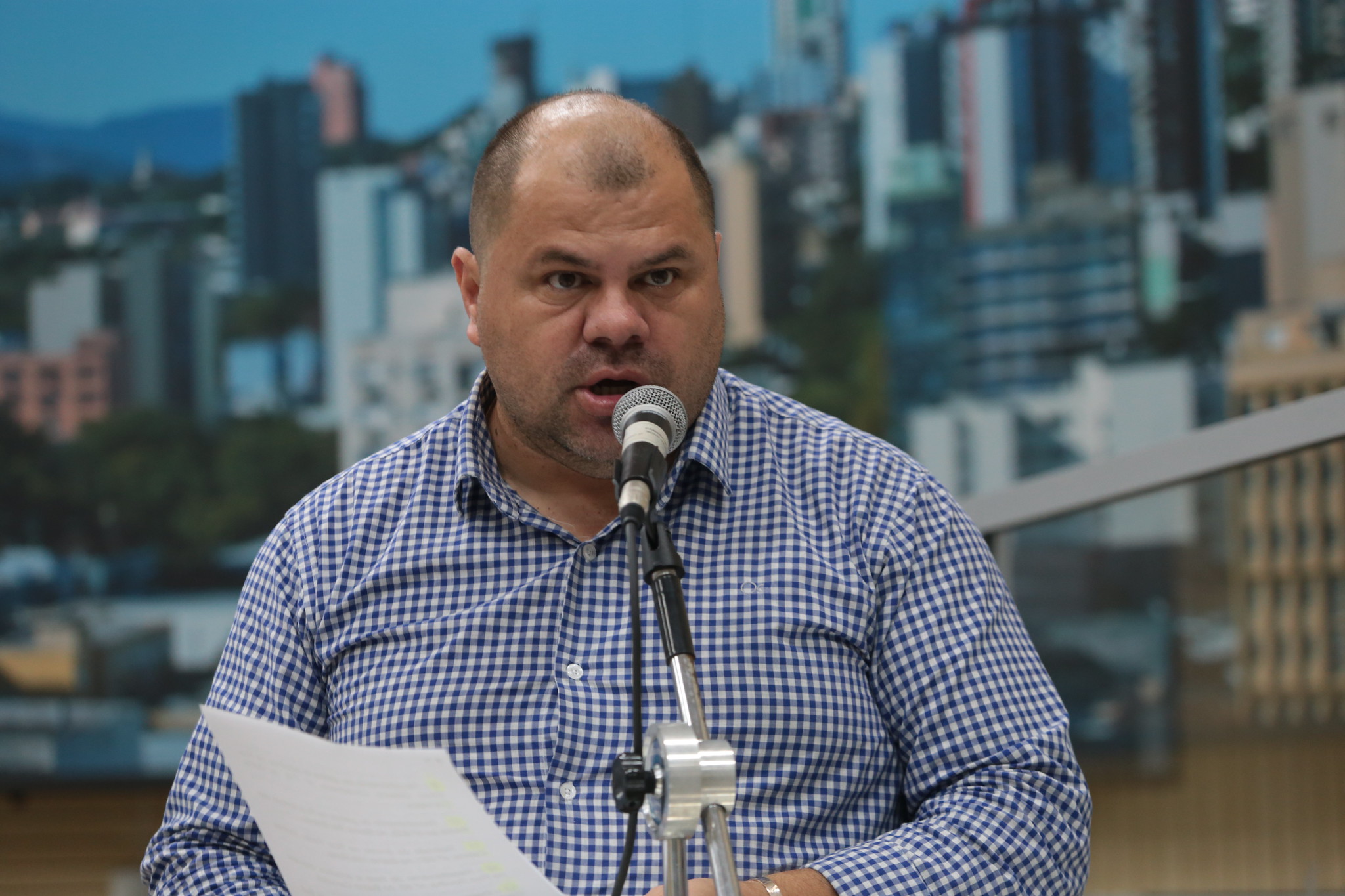 24/07/2020 - Colocação de brita na rua San Martin é pedido pelo vereador Fernando Lourenço