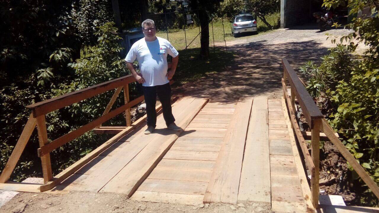 24/11/2017 - Gabinete: Mais um pedido do vereador Enfermeiro Vilmar é atendido no bairro Rondônia