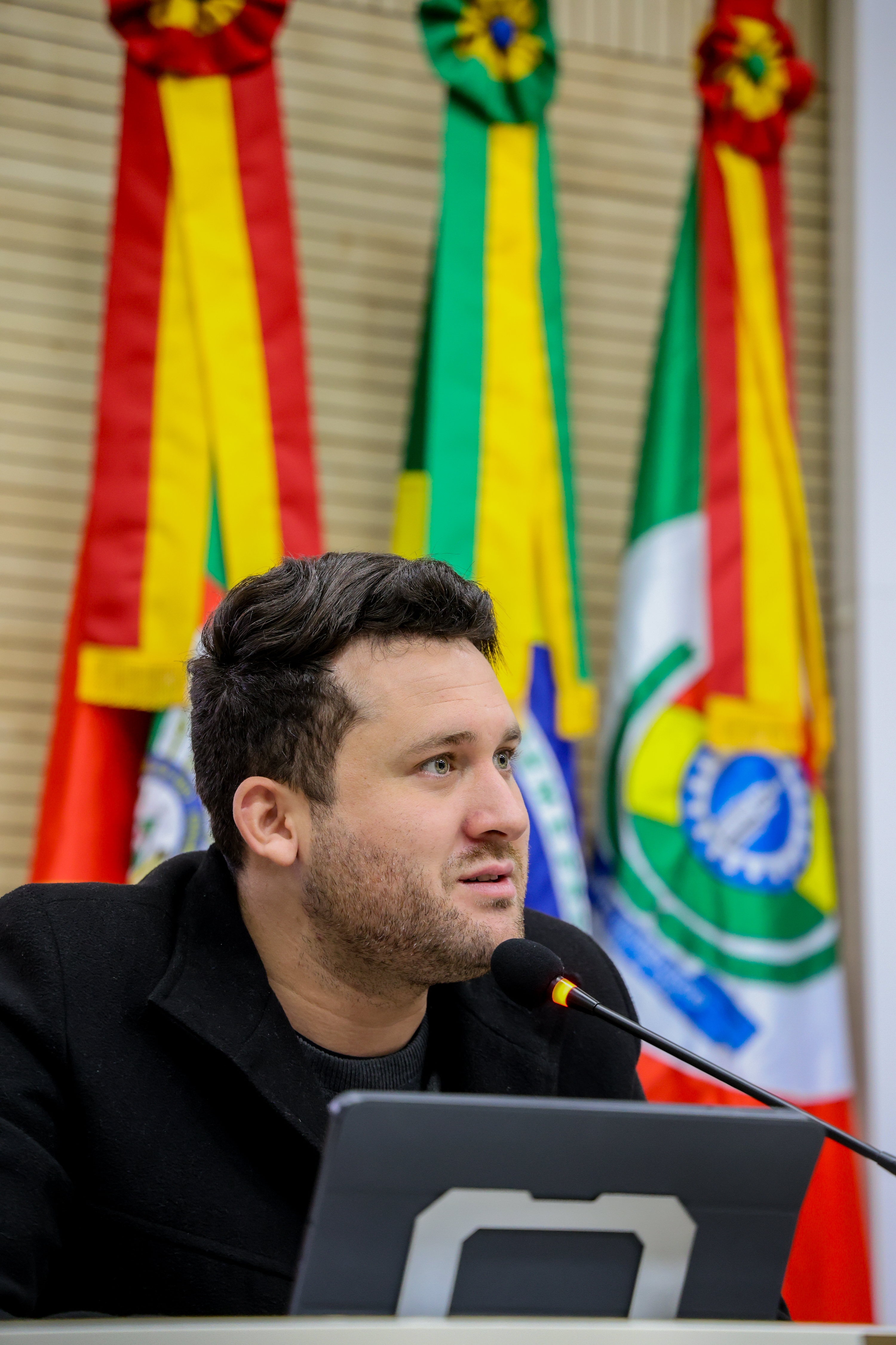 25/06/2026 – Eliton Ávila visita o bairro Lomba Grande e ouve demandas de moradores