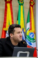 25/06/2026 – Eliton Ávila visita o bairro Lomba Grande e ouve demandas de moradores