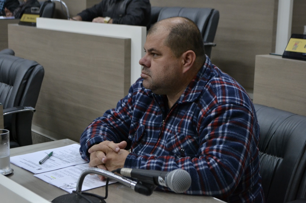 25/07/2019 - Fernando Lourenço requisita troca de lâmpadas na estrada Santuário das Mães