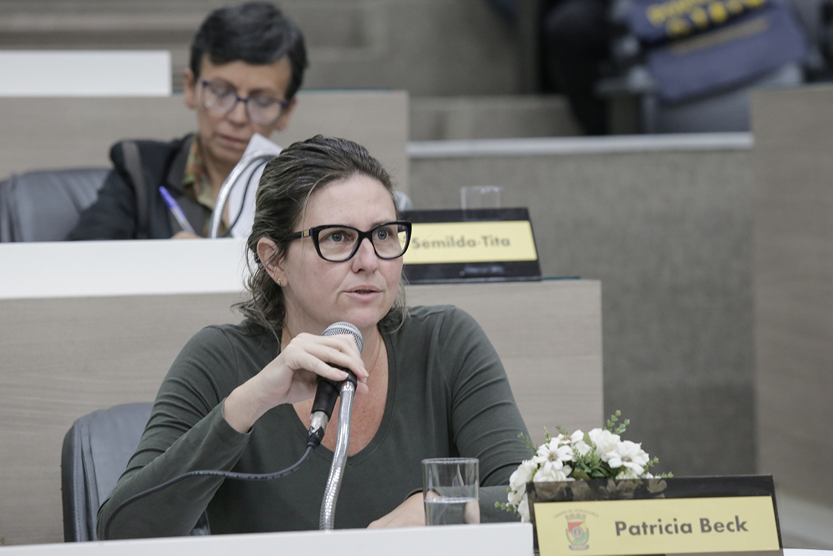 26/03/2019 – Vereadora Patricia Beck solicita conserto de aparelho dentário na UBS Lomba Grande