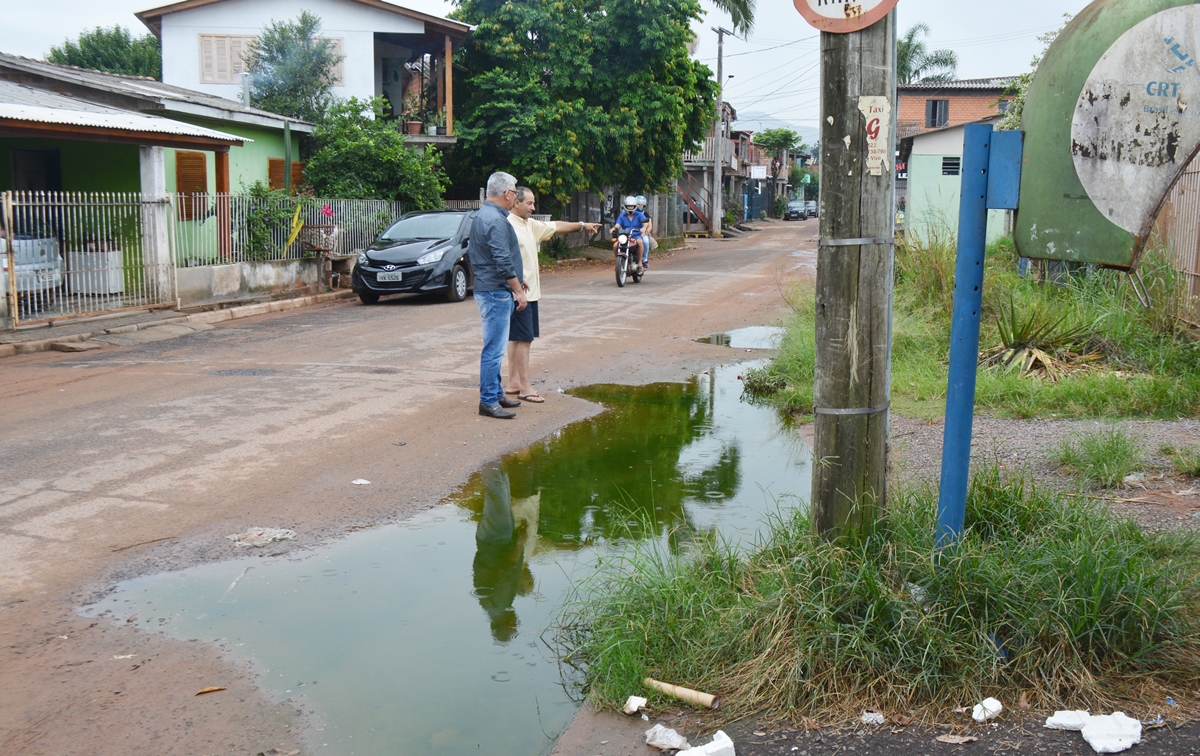 27/03/2019 - Vereador Nor Boeno solicita desentupimento de bocas de lobo na Vila Iguaçu