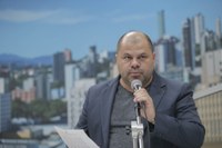 27/05/2019 - Fernando Lourenço solicita retirada de árvore no bairro Canudos