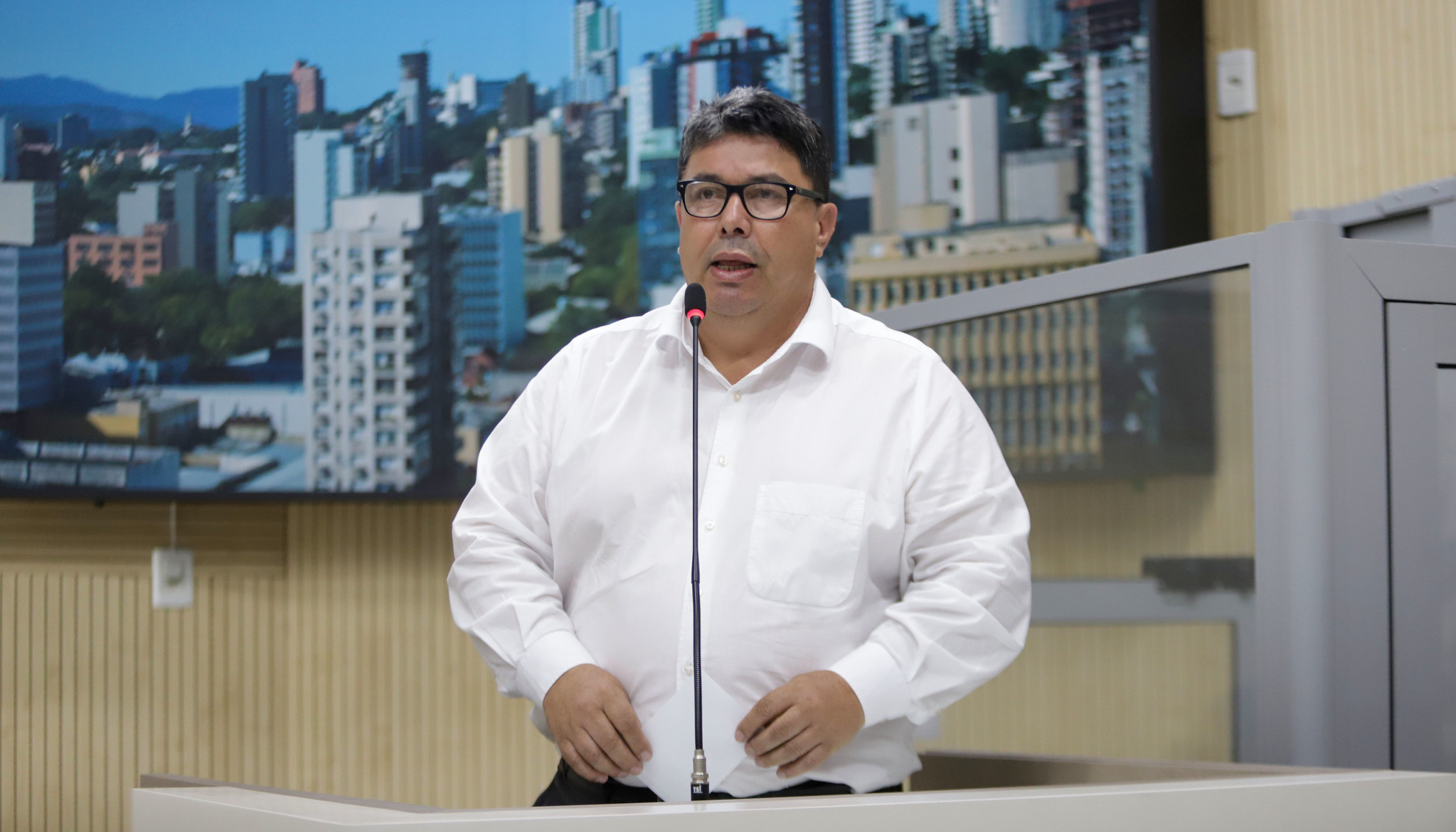 27/10/2022 - Vereador Brizola pede que Prefeitura estabeleça passe livre no 2º turno das eleições