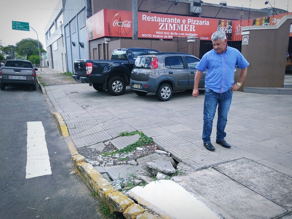 28/02/2018 - Vereador Nor Boeno encaminha pedido de conserto de infiltração em bueiro no bairro Ideal