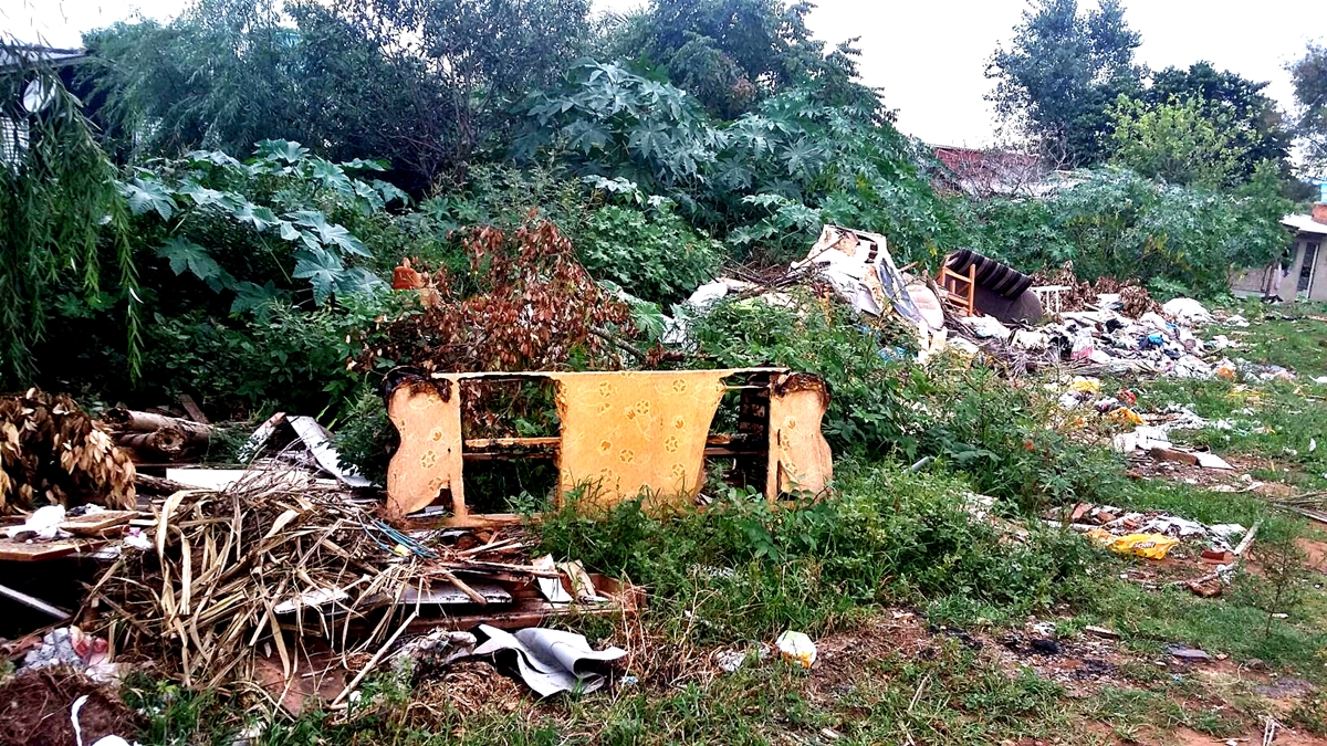 28/03/2019 - Vereador Nor Boeno solicita limpeza e cercamento de terreno na rua Campo Bom em Canudos